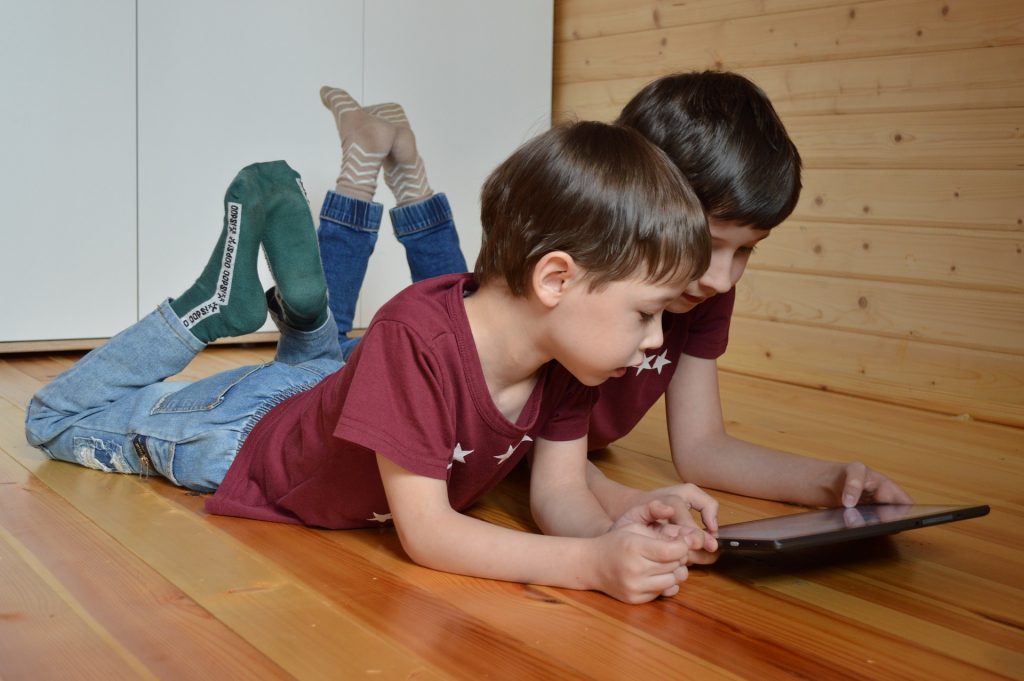 איך תוכלו לבצע בקרת הורים על פעילות ילדכם באינטרנט